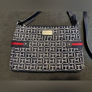 Vintage Tommy Hilfiger Crossbody Bag- Excellent Condition